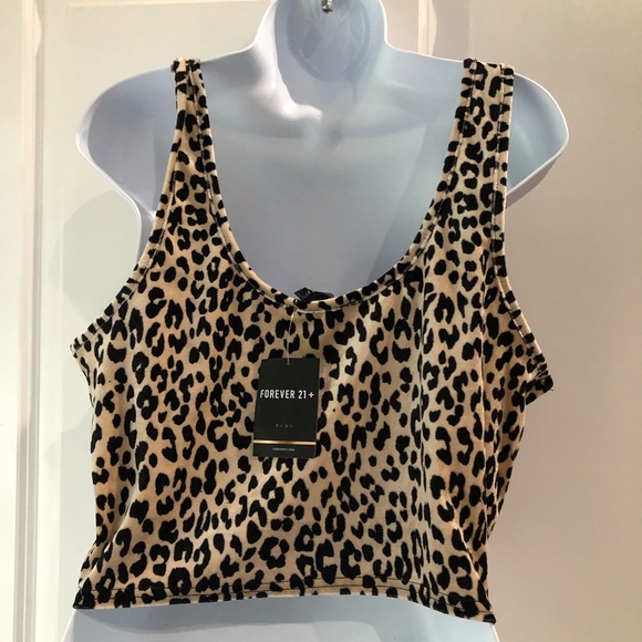 0053 NWT Cute, Cute, Cute!! Cheetah print crop top - Picture 2 of 2